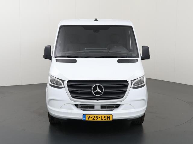 Mercedes-Benz SPRINTER 317 CDI | L1 H1 | Aut. | RWD | BPM VRIJ! | LED | TREKHAAK | STOELVERWARMING | 360 CAMERA | BIJRIJDERSBANK | STANDKACHEL | CRUISE | AIRCO | BUMPERS IN KLEUR | LEDEREN STUURWIEL | SPIEGELPAKKET | KUNST LEDER | CARPLAY / ANDROID AUTO