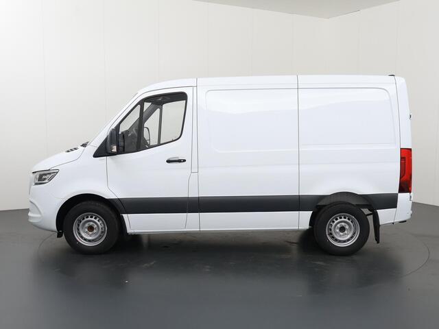 Mercedes-Benz SPRINTER 317 CDI | L1 H1 | Aut. | RWD | BPM VRIJ! | LED | TREKHAAK | STOELVERWARMING | 360 CAMERA | BIJRIJDERSBANK | STANDKACHEL | CRUISE | AIRCO | BUMPERS IN KLEUR | LEDEREN STUURWIEL | SPIEGELPAKKET | KUNST LEDER | CARPLAY / ANDROID AUTO