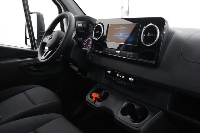 Mercedes-Benz SPRINTER 317 CDI Aut. | Bakwagen met Laadklep | Navigatiesysteem | DAB Ontvanger | Keyless Go | Airco