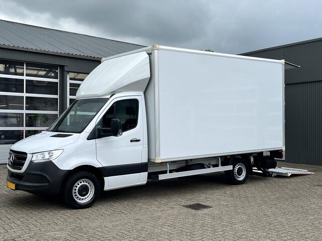 Mercedes-Benz SPRINTER 2.2 CDI MARGE BTW / BPMVRIJ!! Bakwagen 750kg laadklep zijdeur Airco cruise controle Telefoonverbinding Navigatiesysteem Apple carplay Camera 2-Persoons bakwagen verhuiswagen Meubelbak euro 6