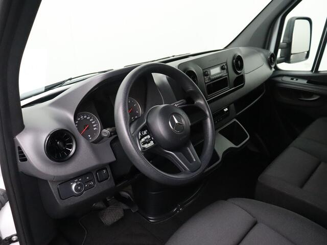Mercedes-Benz SPRINTER 515CDI 9G-Tronic Automaat Bakwagen+Laadklep | Airco | Cruise | 3-Persoons