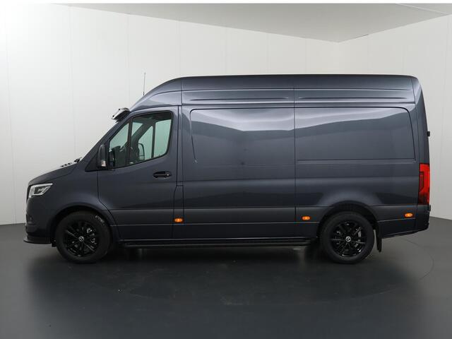 Mercedes-Benz SPRINTER 319 CDI Aut. | L2 H2 | Select | EDITION | Stylingpakket | LM Velgen | Spoilerpakket | Keyless Go | Parkeercamera | Bluetooth | Airco | 3-zits | Led Koplampen | 3500 KG. AHW | NIEUW |