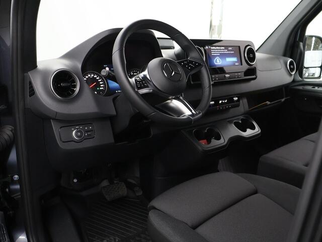 Mercedes-Benz SPRINTER 319 CDI Aut. | L2 H2 | Select | EDITION | Stylingpakket | LM Velgen | Spoilerpakket | Keyless Go | Parkeercamera | Bluetooth | Airco | 3-zits | Led Koplampen | 3500 KG. AHW | NIEUW |