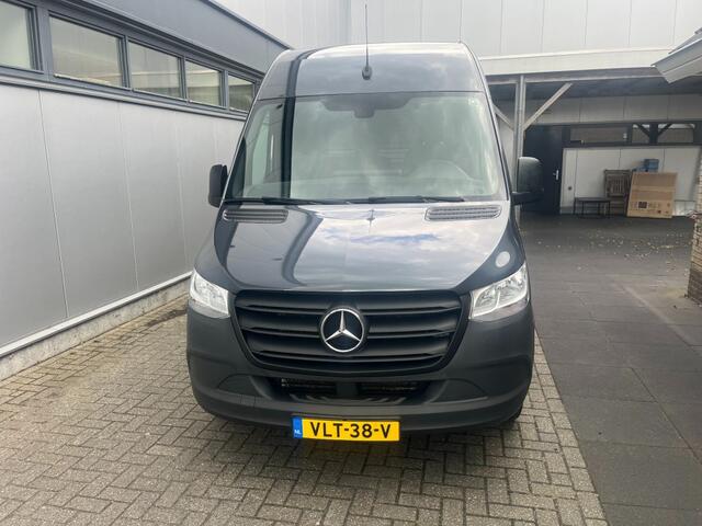 Mercedes-Benz SPRINTER 317 L2H2 lichte zij schade
