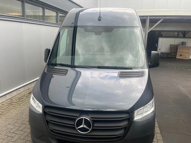 Mercedes-Benz SPRINTER 317 L2H2 lichte zij schade