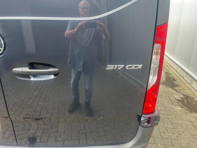 Mercedes-Benz SPRINTER 317 L2H2 lichte zij schade