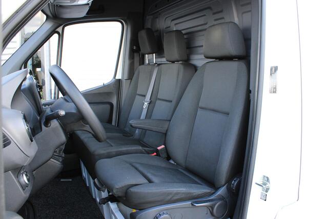 Mercedes-Benz SPRINTER 314 2.2 CDI L3H2 Cruisecontrol | Camera | 3 Zitplaatsen | Parkeersensoren | Carplay