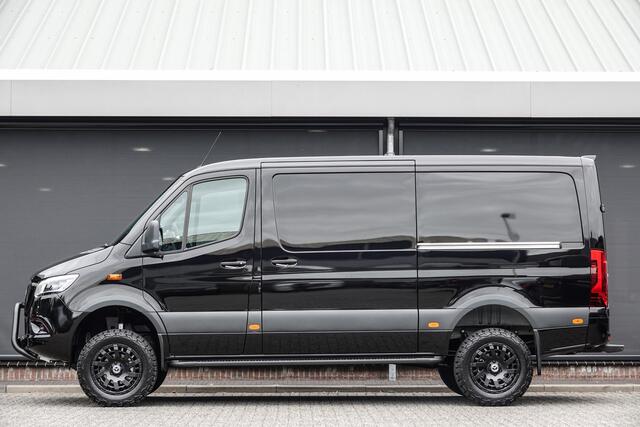 Mercedes-Benz SPRINTER 4x4 319Cdi 190Pk 9G-tronic | L2H1 | 2xSchuifdeur | 4WD | AWD | Bullbar | Treeplanken | 19'' All Terrain | Obsidian Black