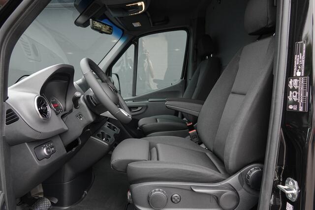 Mercedes-Benz SPRINTER 4x4 319Cdi 190Pk 9G-tronic | L2H1 | 2xSchuifdeur | 4WD | AWD | Bullbar | Treeplanken | 19'' All Terrain | Obsidian Black