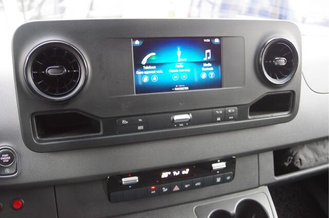 Mercedes-Benz SPRINTER 319 3.0 CDI V6 L3H2 AUT. LED,LEDER, 3.5T TREKHAAK, CRUISE, MBUX, CAMERA, STANDKACHEL, CLIMA, APPLE CARPLAY/ANDROID AUTO, PARKEERSE