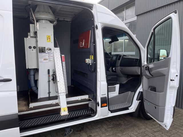 Mercedes-Benz SPRINTER 516 160pk Hoogwerker 14 meter Euro 6 Pto Omvormer Verkeersbord Bedieningspaneel Kastinrichting Airco Cruise control Tachograaf Steunpoten Telefoonverbinding