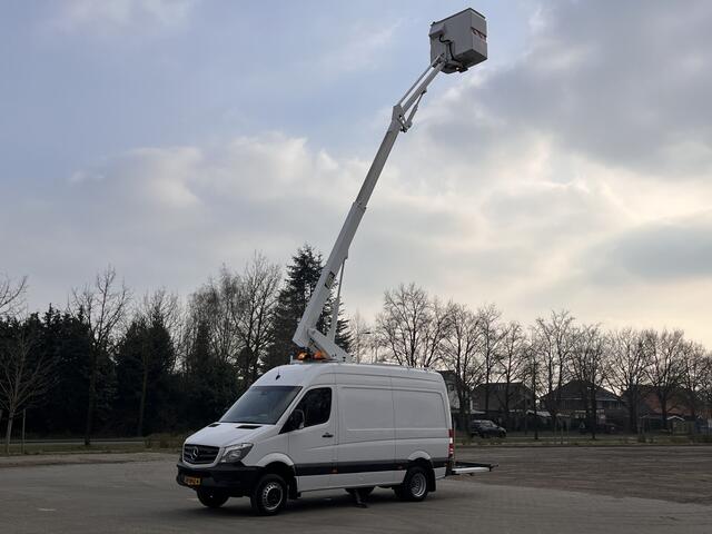 Mercedes-Benz SPRINTER 516 160pk Hoogwerker 14 meter Euro 6 Pto Omvormer Verkeersbord Bedieningspaneel Kastinrichting Airco Cruise control Tachograaf Steunpoten Telefoonverbinding