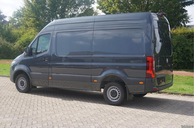Mercedes-Benz SPRINTER 317CDI Pro L2H2 BPM VRIJ!! 10.25" Mbux Cam, Gev. Stoel, 3.5T Trekgewicht, LED!! NR. A529*