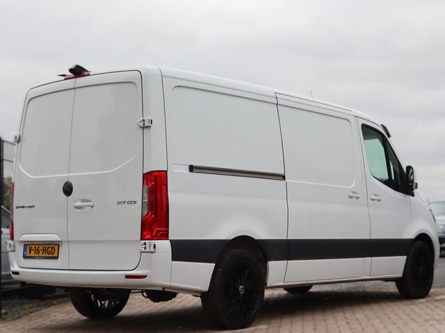 Mercedes-Benz SPRINTER 317 CDI 2.0 L2H1 Cruise Control, Navigatie, Camera, Leder, 3 Persoons, Climate Control