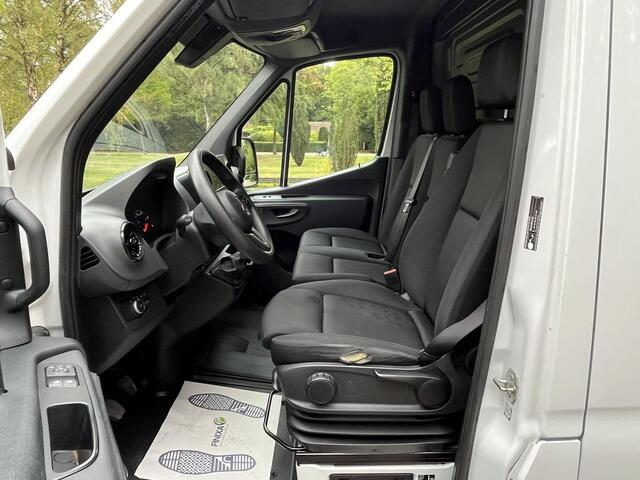 Mercedes-Benz SPRINTER 317 1.9 CDI L2H1 RWD Functional 2022 | Navigatie | Cruise controle | Stoelverwarming | Airco | Multifunctioneel stuurwiel | 6 versnellingen | Camera | Boekjes |