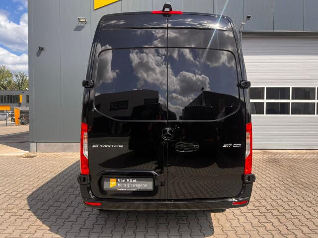 Mercedes-Benz SPRINTER 319 1.9 CDI L2H2 RWD VVB BLACK EDITION LAGE KMSTAND VVB329 BPM vrij! Benut nu nog uw voordeel!