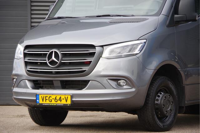 Mercedes-Benz SPRINTER 519 3.0 CDI V6 L2H1 LED, LEDER, 3.5T TREKHAAK, STANDKACHEL, DUBBELLUCHT, ADAPT. CRUISE, MBUX 10'', 360 CAMERA, STOELVERWARMING, VOORRUIT VERWARMING, NAVI, CLIMA, NL AUTO, NAP