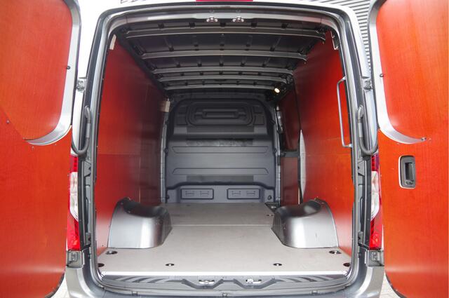 Mercedes-Benz SPRINTER 519 3.0 CDI V6 L2H1 LED, LEDER, 3.5T TREKHAAK, STANDKACHEL, DUBBELLUCHT, ADAPT. CRUISE, MBUX 10'', 360 CAMERA, STOELVERWARMING, VOORRUIT VERWARMING, NAVI, CLIMA, NL AUTO, NAP