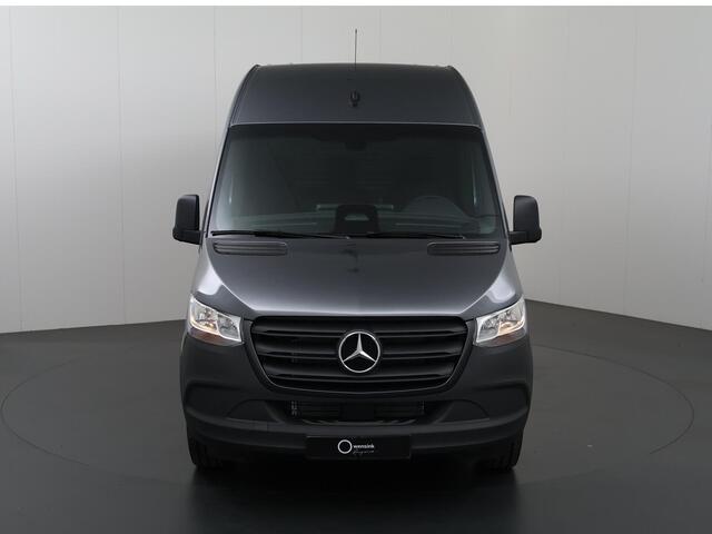 Mercedes-Benz SPRINTER 315 CDI | L2 H2 | RWD | Aut. | PRO | BPM VRIJ! | ACHTERUITRIJCAMERA | 3500 KG AHW | DODEHOEKASSISTENT | AIRCO | CRUISE | CARPLAY | ANDROID AUTO | METALLIC | 3-ZITS | MBUX SYSTEEM GROOT