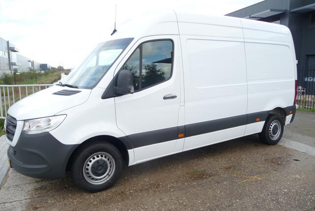 Mercedes-Benz SPRINTER 215 1.9 CDI L2H2 FWD Autm trekhaak, camera