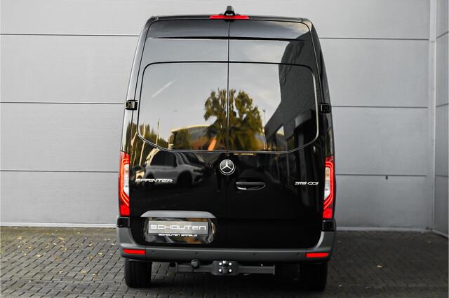 Mercedes-Benz SPRINTER 319 1.9 CDI L2H2 RWD BPM Vrij Distronic Camera LED Navi Trekhaak 3.5T