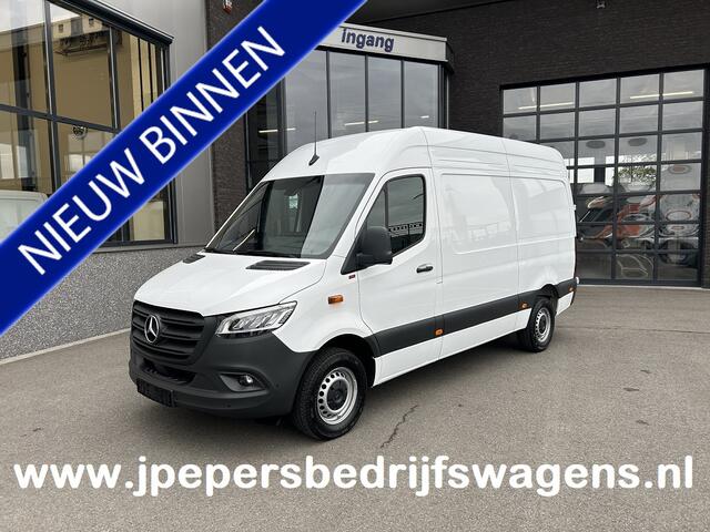 Mercedes-Benz SPRINTER 317 CDI L2 H2 PRO / LED / MBUX / Navigatie / Camera / Parkeersensoren / Cruise control / Airco / 270 Graden achterdeuren