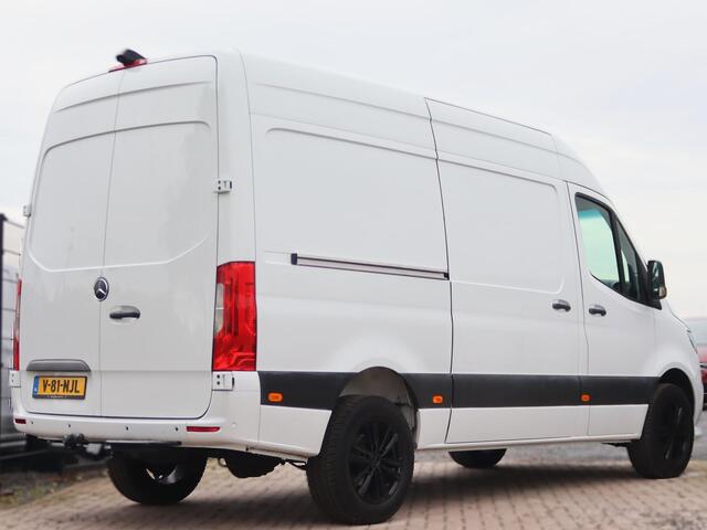 Mercedes-Benz SPRINTER 319CDI 3.0 V6, L2H2, 3-Persoons, 2800KG Trekhaak, 360Camera, PDC, Cruise Control