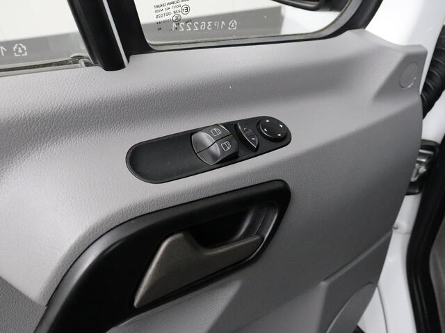 Mercedes-Benz SPRINTER 213CDI L2H2 | Imperiaal | Trekhaak | Airco | Cruise | 3-Persoons | Betimmering