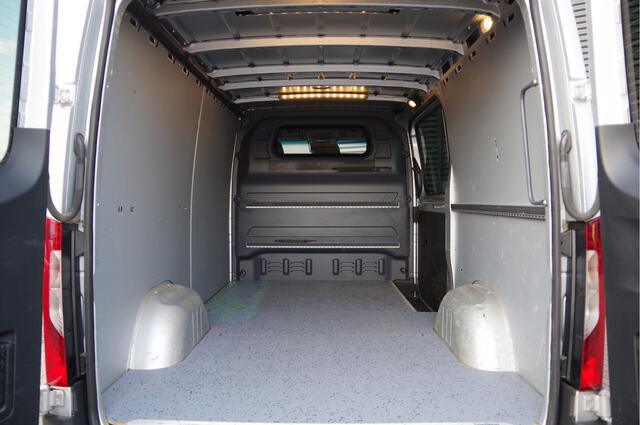 Mercedes-Benz SPRINTER 317 1.9 L2H1 AUT. LED, 3.5T TREKHAAK, STANDKACHEL, CAMERA, NAVI, CRUISE, CLIMA