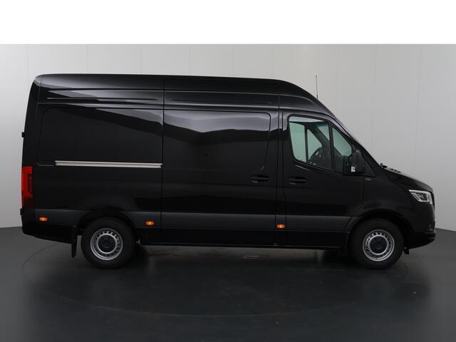 Mercedes-Benz SPRINTER 319 L2H2 RWD SELECT | LED | NAVI | DISTRONIC | LEER