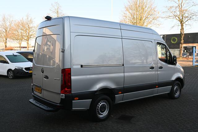 Mercedes-Benz SPRINTER 317 CDI L2H2 RWD MBUX met camera, Led in laadruimte, Opstap