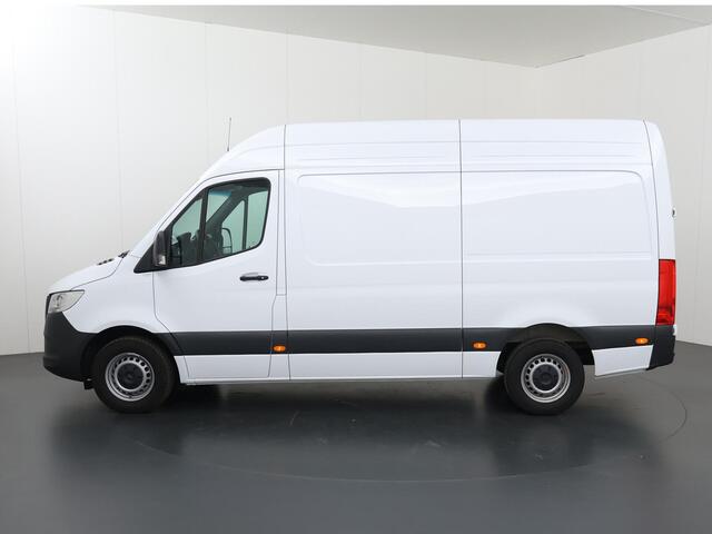 Mercedes-Benz SPRINTER 317 CDI | L2 H2 | Pro | Aut. | 3500 KG AHW | Apple Carplay / Android Auto | Parkeercamera | Airco | Stoelverwarming | Keyless Go | Certified