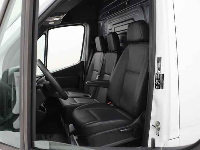 Mercedes-Benz SPRINTER 317 CDI | L2 H2 | Pro | Aut. | 3500 KG AHW | Apple Carplay / Android Auto | Parkeercamera | Airco | Stoelverwarming | Keyless Go | Certified