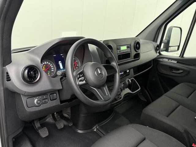 Mercedes-Benz SPRINTER 515CDI Bakwagen+Laadklep | Airco | Cruise | 3-Persoons | Dakspoiler