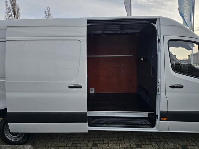 Mercedes-Benz SPRINTER 317 CDI L3-H2 Handgeschakeld * LED * Trekhaak * MBUX * Cruise *