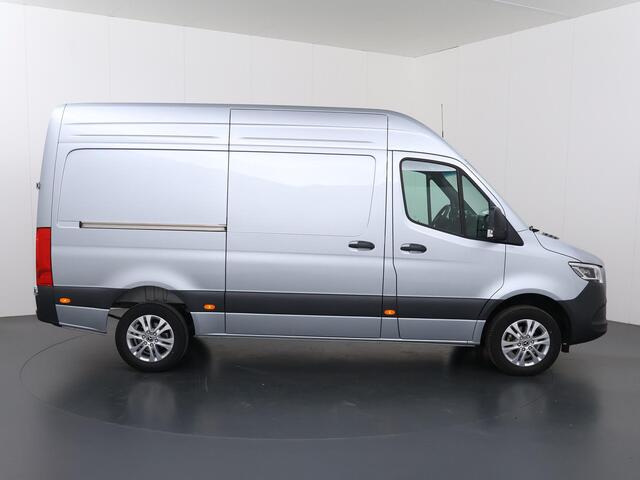 Mercedes-Benz SPRINTER 319 CDI | Aut. | L2 H2 | Pro | LED | 3500 KG AHW VOORBEREIDING | STOELVERWARMING | ACHTERUITRIJCAMERA | METALLIC | E4S SMARTPHONE INTEGRATIE | DODEHOEKDETECTIE | LICHTMETALEN VELGEN