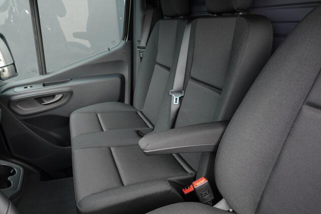 Mercedes-Benz SPRINTER L2H2 315Cdi 150Pk 9G-Tronic | RWD | Stoel-Bank | 3.500Kg trekgewicht | Achteruitrijcamera | Trekhaak | 19'' | Obsidian Black