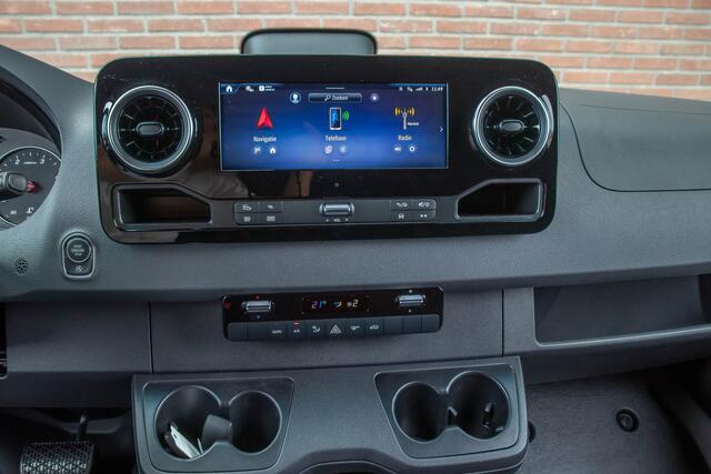 Mercedes-Benz SPRINTER 319 1.9 CDI 191PK L2H2 Pro, Adaptive Cruise, Carplay, Stoelverwarming, Trekhaak, Camera, Full LED, Comfortstoelen, DAB+.