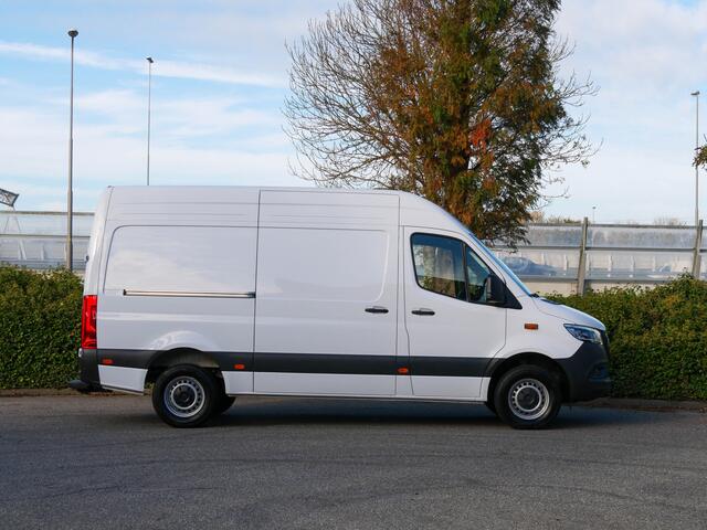 Mercedes-Benz SPRINTER 317 CDI L2H2 PRO Facelift | LED | 3500KG AHW | Geveerde Stoel | Camera | Trekhaak |