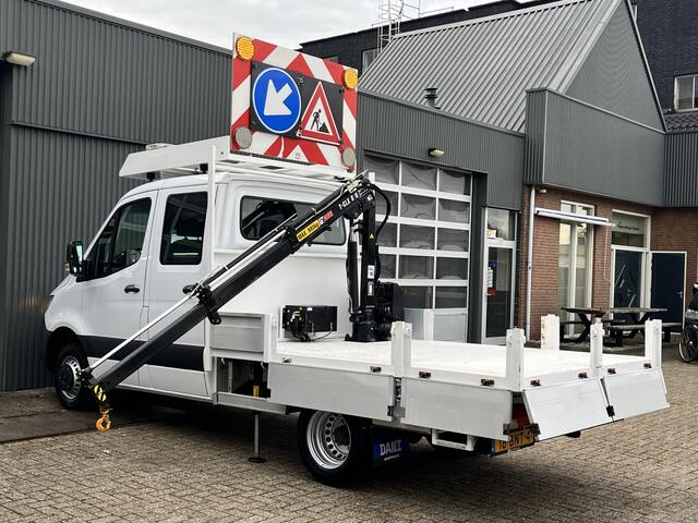 Mercedes-Benz SPRINTER 514 CDI 366 Hiab Laadkraan 018T Trekhaak 3500kg trekgewicht Airco 6-Persoons Open laadbak Pick-up Euro 6 Verkeersbord Actiebord Pijlenbord Bakwagen P-up Tachograaf 1e eigenaar ex gemeente