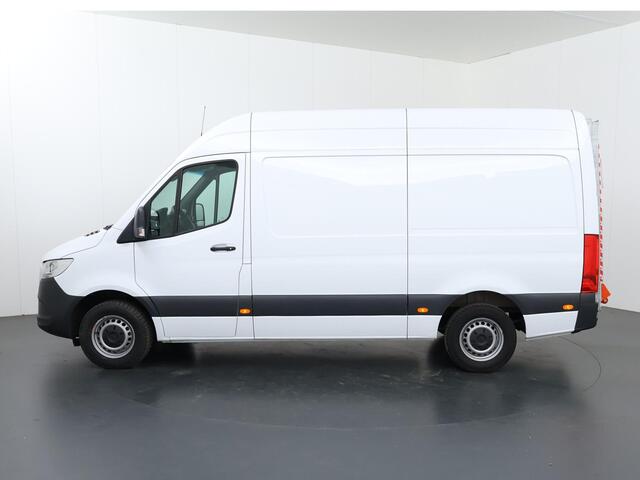 Mercedes-Benz SPRINTER 315 CDI Aut. | L2 H2 | Laadklep | Navigatie | 2-zits | DHollandia Laadklep | Achteruitrijcamera | Spiegelpakket | Cruise Contol | Zijwindassistent | Certified |
