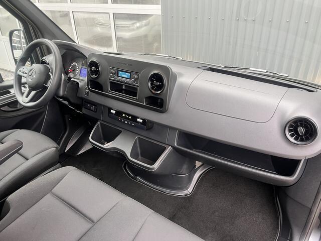 Mercedes-Benz SPRINTER 515 1.9 CDI L2 Automaat Hiab 029 Laadkraan Lier Trekhaak 3500kg trekgewicht Airco Cruise controle 3-Persoons Kraan Autolaadkraan Dubbele lucht Gereedschapskist Open laadbak Pick-up p-up Euro 6