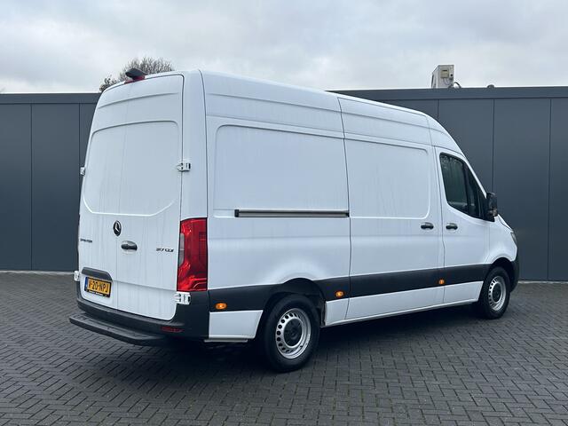 Mercedes-Benz SPRINTER 317 CDI 170 PK / L2H2 / 270 A DEUREN / AIRCO / CRUISE / APPLE CARPLAY / CAMERA / 3-ZITS
