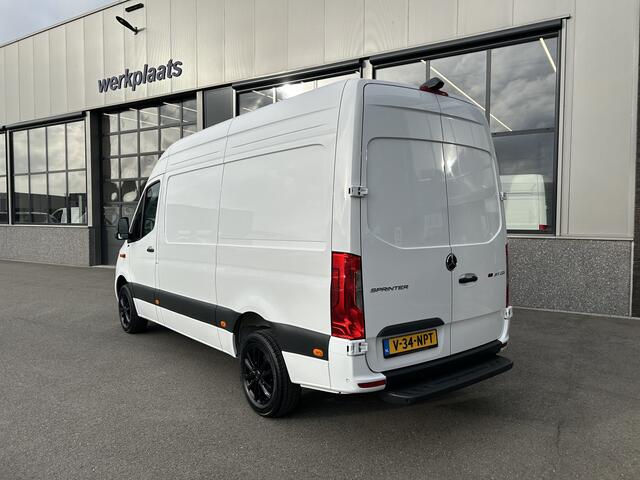 Mercedes-Benz SPRINTER 317 CDI L2 H2 Pro / LED / MBUX / Navigatie / Camera / Parkeersensoren / Cruise control / Airco / 270 Graden achterdeuren