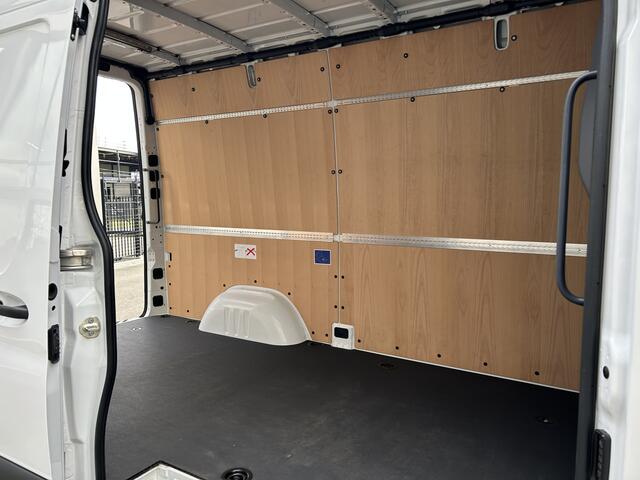Mercedes-Benz SPRINTER 317 CDI L2 H2 Pro / LED / MBUX / Navigatie / Camera / Parkeersensoren / Cruise control / Airco / 270 Graden achterdeuren