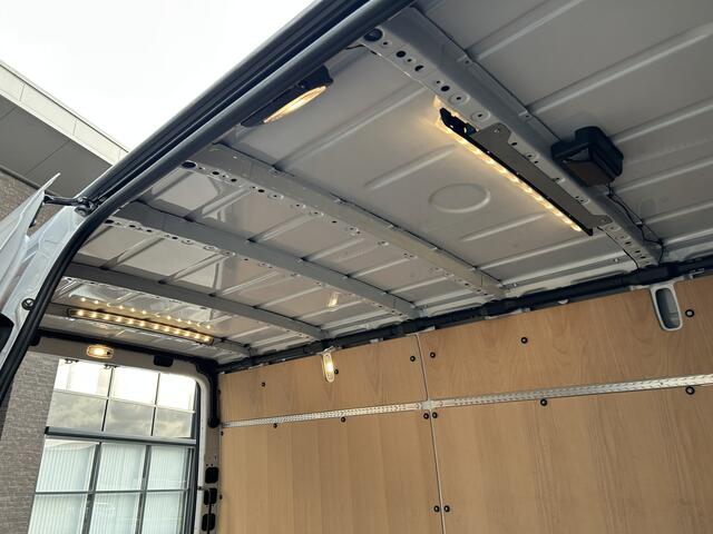 Mercedes-Benz SPRINTER 317 CDI L2 H2 Pro / LED / MBUX / Navigatie / Camera / Parkeersensoren / Cruise control / Airco / 270 Graden achterdeuren