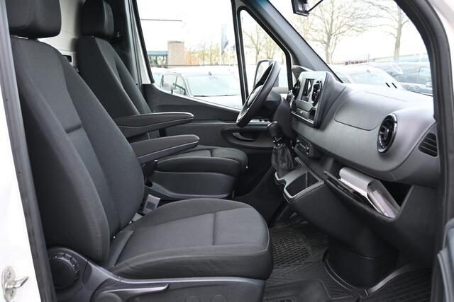 Mercedes-Benz SPRINTER 514 CDI L3 Bakwagen met laadklep Camera, MBUX, Geveerde stoel, Stoelverwarming