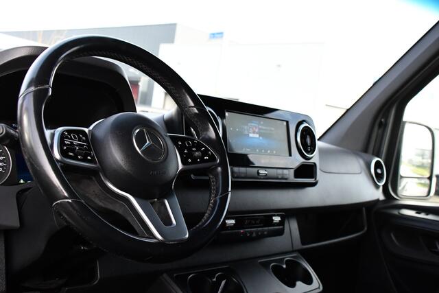 Mercedes-Benz SPRINTER 519 V6 3.0 CDI L3H2 PB Edition Adaptieve Cruise, Camera, 10,5'' Mbux, 3500kg Trekhaak, Carplay, LED, Leder, Stoelverwarming, 190pk, Uniek!