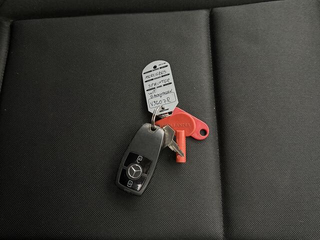 Mercedes-Benz SPRINTER 315CDI Bakwagen+Laadklep | Dakspoiler | Zijdeur | Airco | Cruise | Betimmering | 3-Persoons