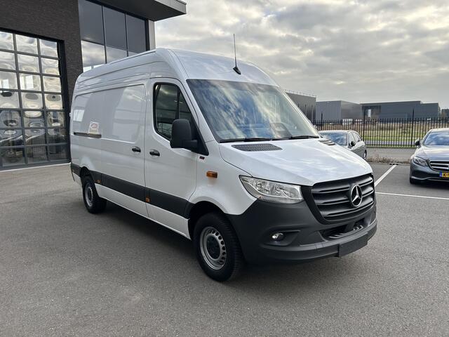 Mercedes-Benz SPRINTER 317 CDI L2 H2 Pro Facelift / MBUX / Camera / Geveerde stoel / Cruise control / Airco / 270 Graden achterdeuren